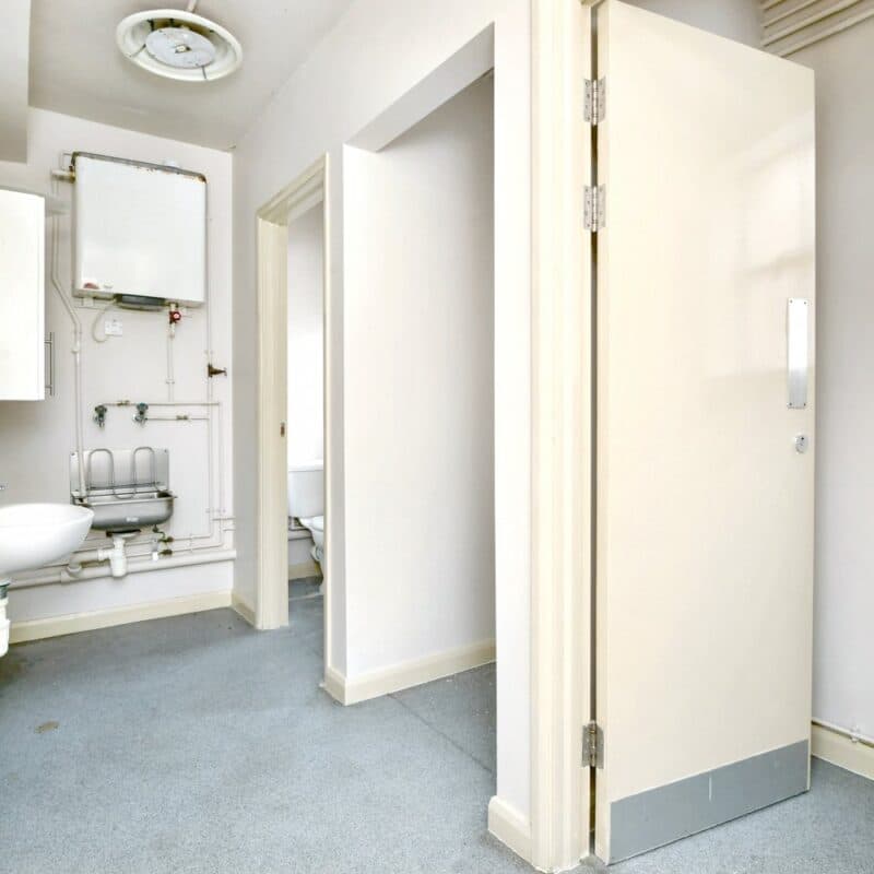 Market Place, Retford, DN22 6HB — gallery image 3