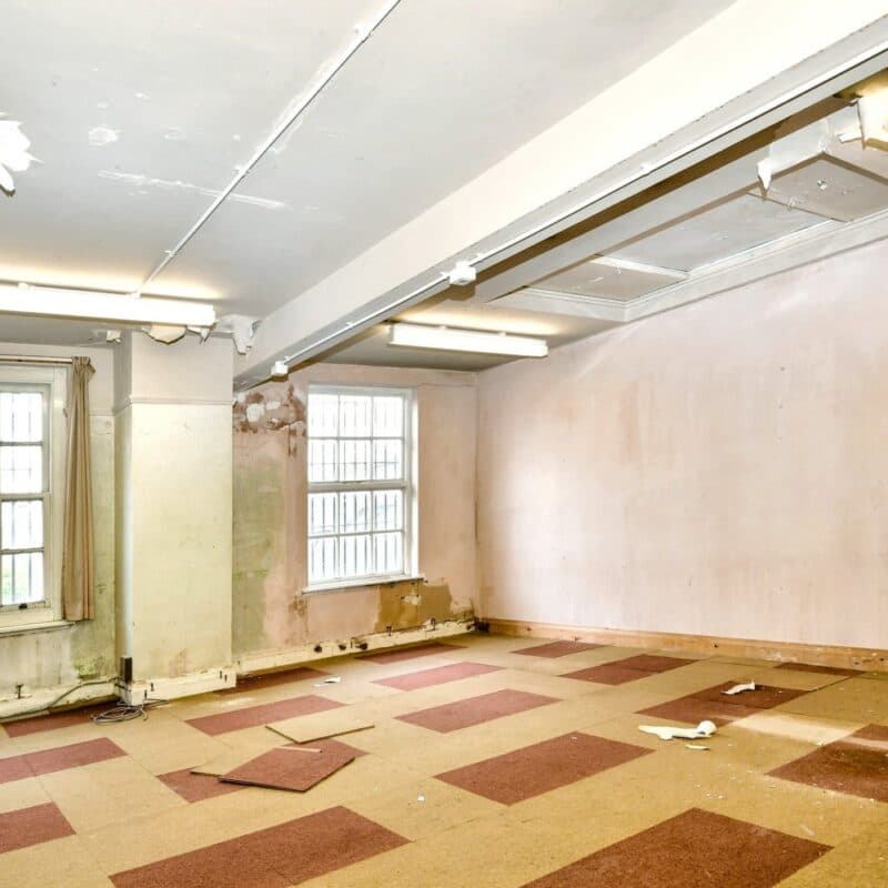 Market Place, Retford, DN22 6HB — gallery image 2