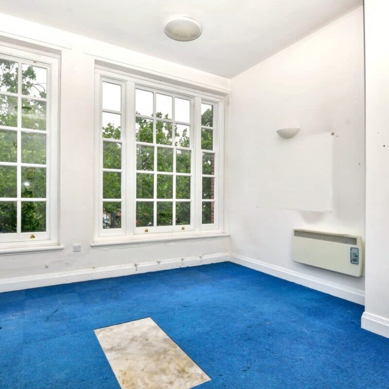 Market Place, Retford, DN22 6HB — gallery image 7